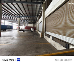 Gul Way (D22), Warehouse #565731451